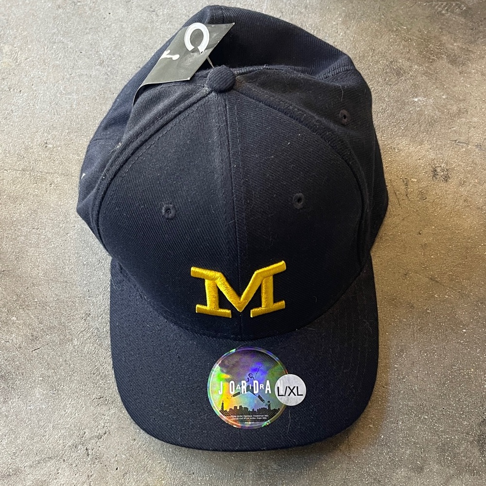 Men's Black Michigan hat with Yellow 'M' Accent